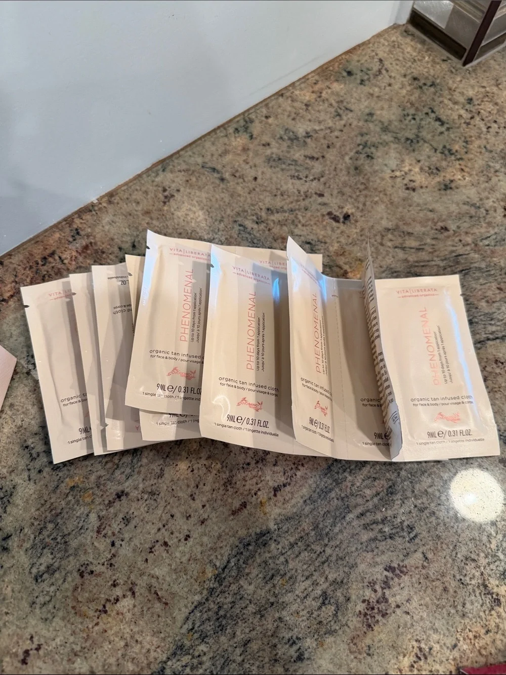 Vita Liberata Phenomenal Organic Tan Infused Cloths 16 in Box New